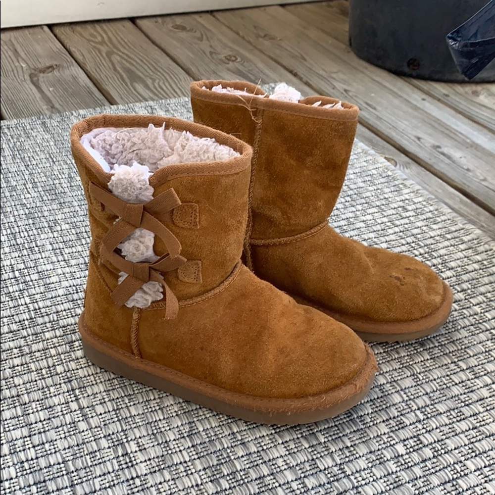 Tan Boots with Bows
